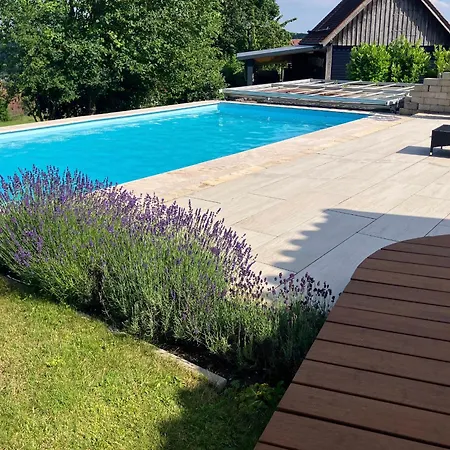 Mit Pool Apartmán